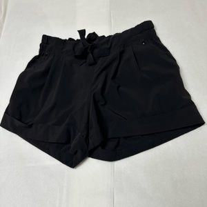 Lululemon "Spring Break Away" Drawstring Cuffed Shorts Black💥